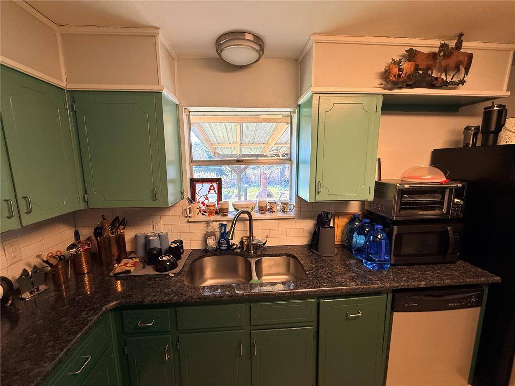 351 Bosque Bend Lane, China Spring, TX 76633