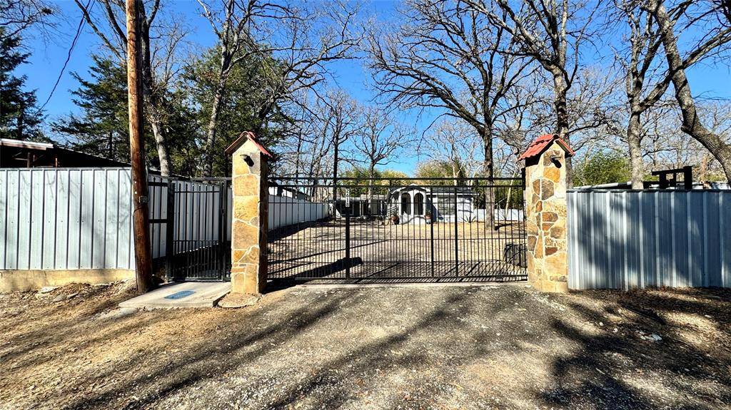 2618 Lakewood Drive, Wills Point, TX 75169