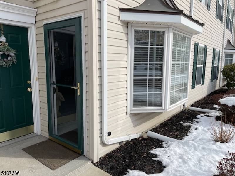 35 Chanda Ct, Clifton City, NJ 07012