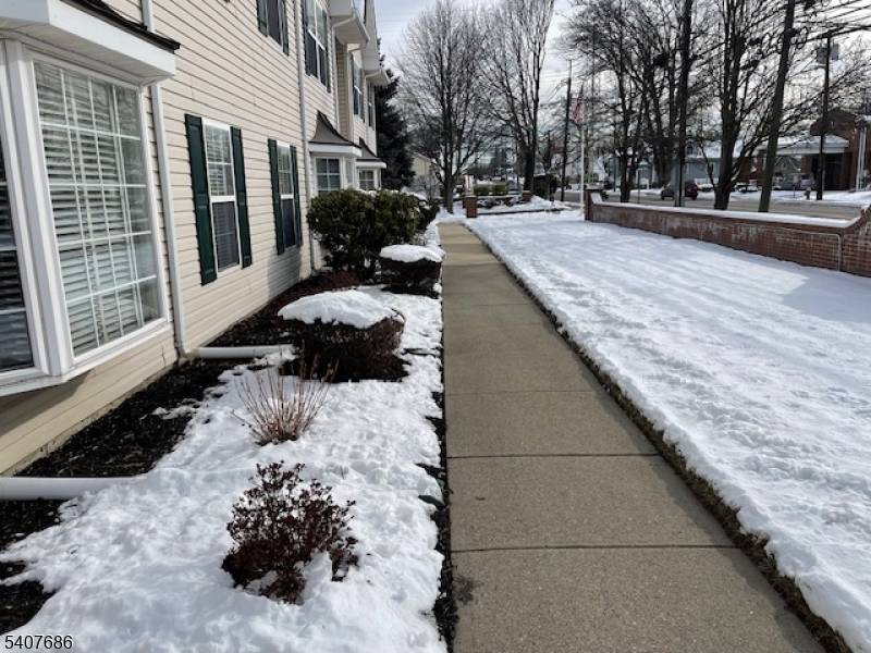 35 Chanda Ct, Clifton City, NJ 07012