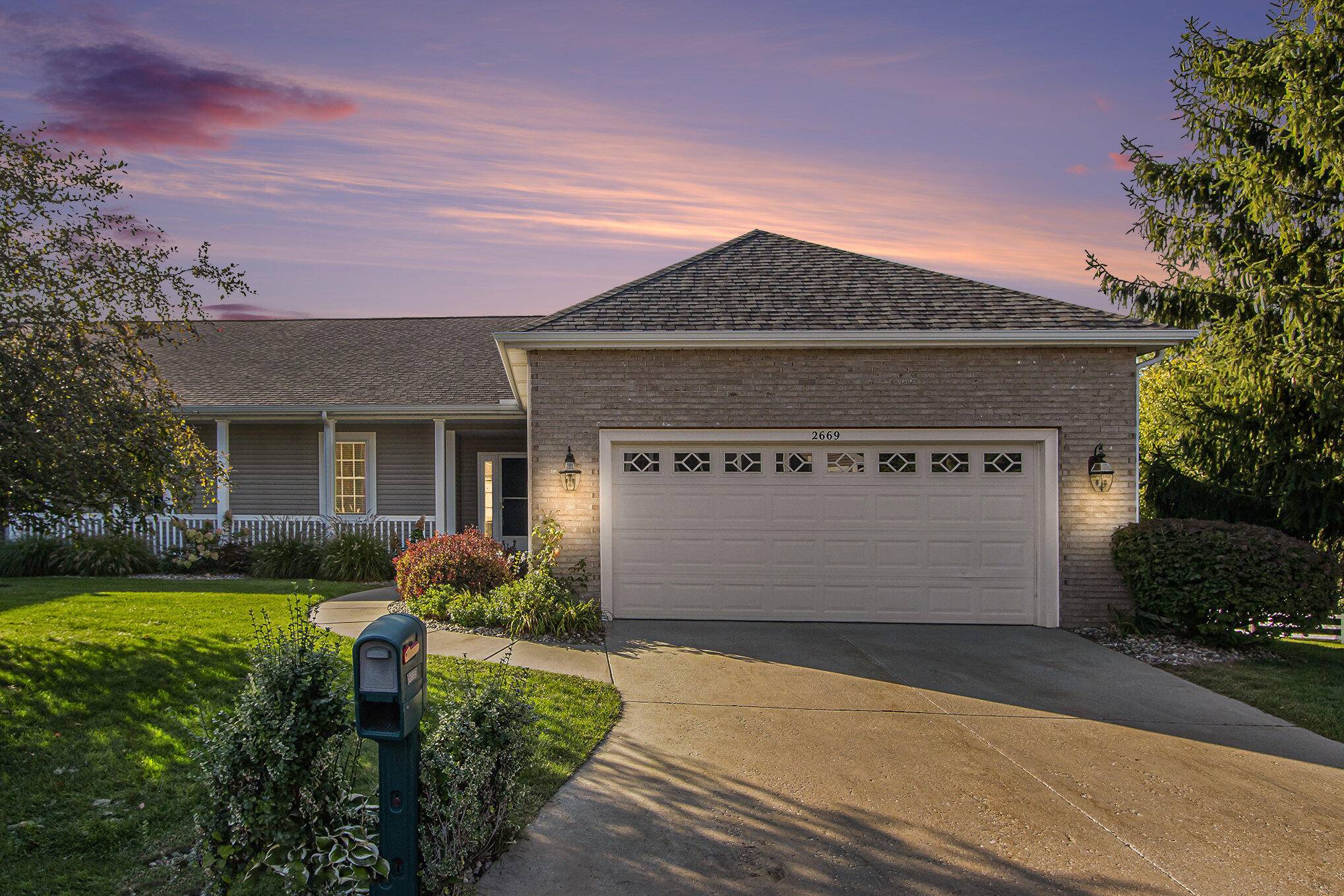 2669 Hunters Bluff, Comstock Twp, MI 49048