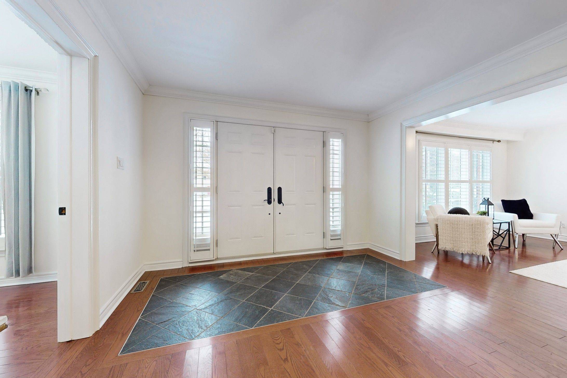 131 Castle CRES, Oakville, ON L6J 5H4