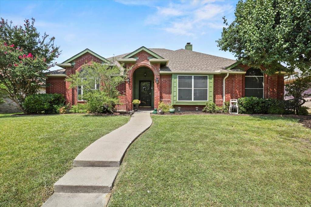 423 N Winding Oaks Drive, Wylie, TX 75098