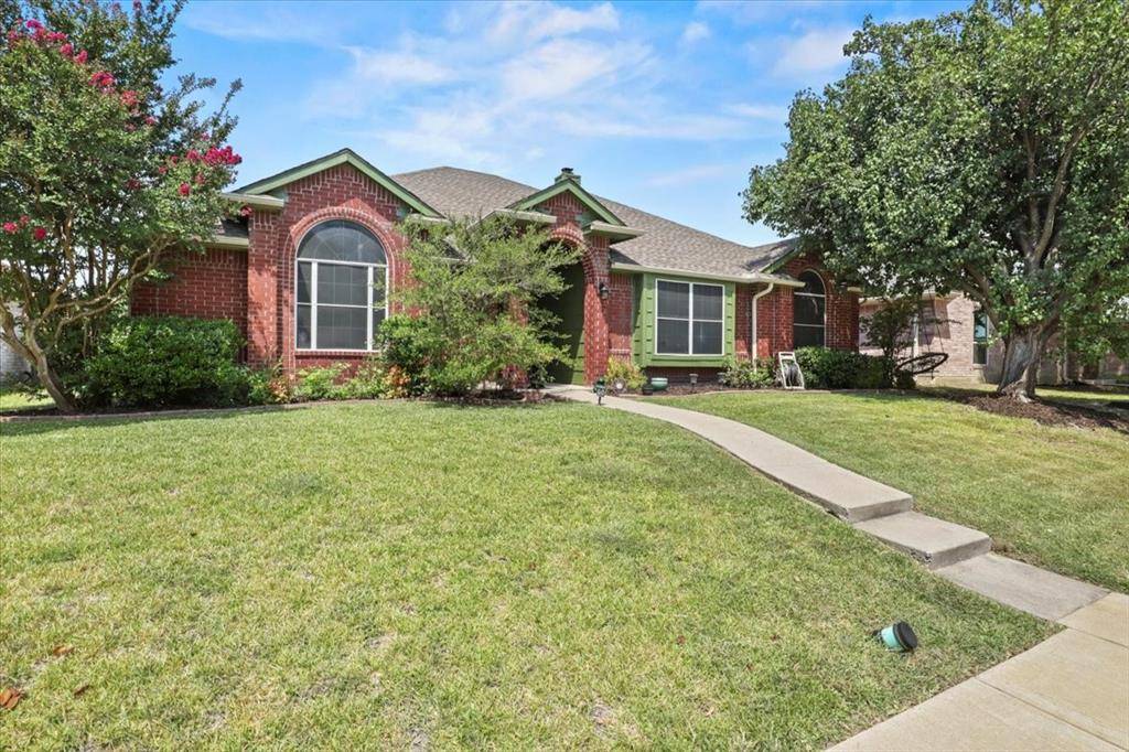 423 N Winding Oaks Drive, Wylie, TX 75098