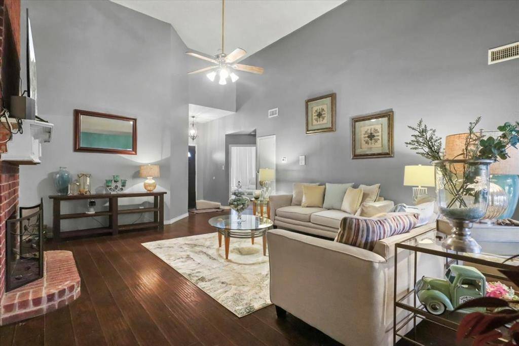 423 N Winding Oaks Drive, Wylie, TX 75098