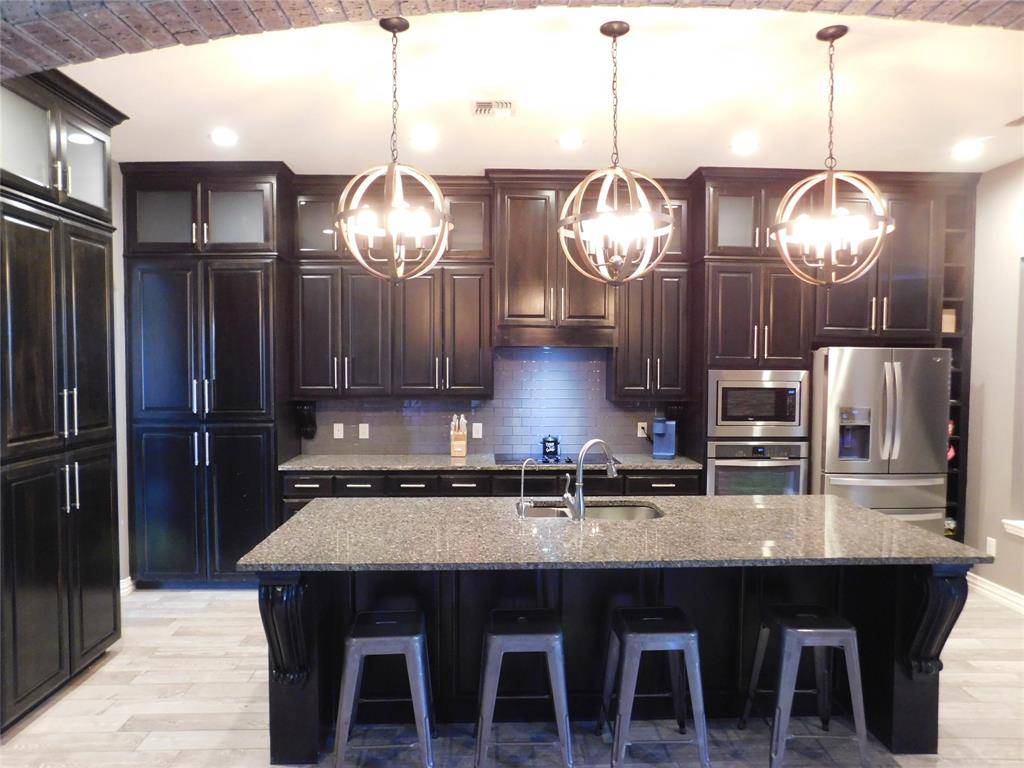 204 Jermyn Avenue, Jermyn, TX 76459