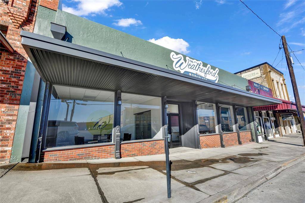 203 N Main Street, Weatherford, TX 76086