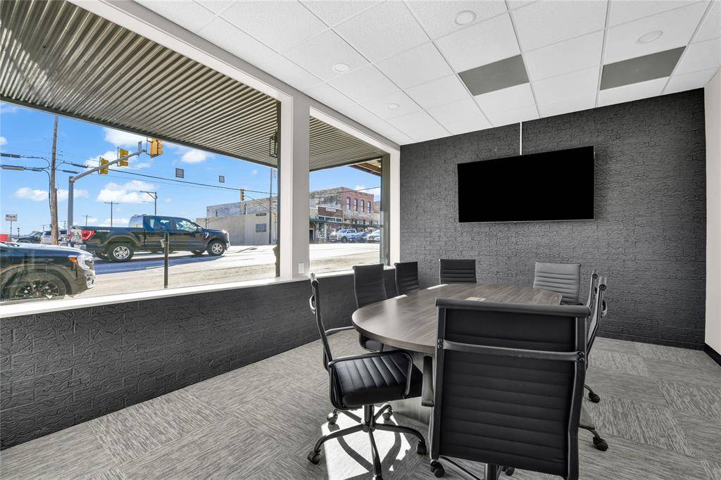 203 N Main Street, Weatherford, TX 76086