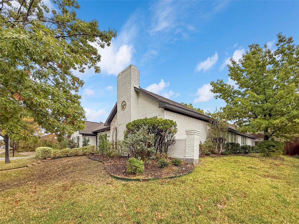 2402 Country Valley Road, Garland, TX 75041