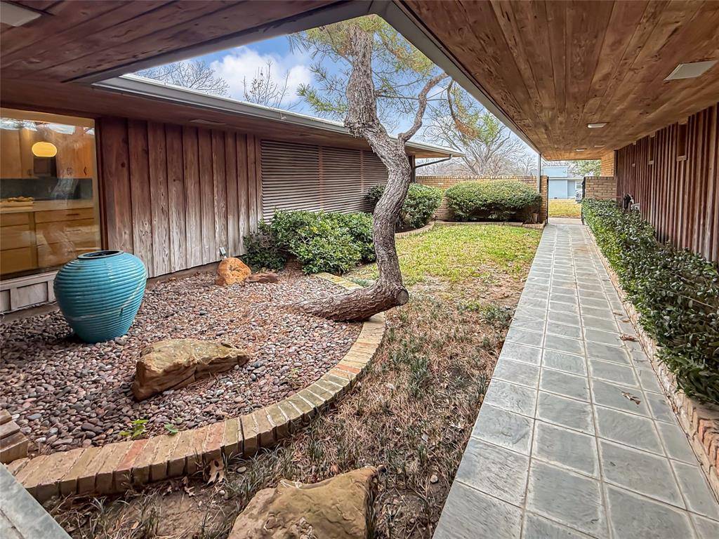 921 9th Street, Grand Prairie, TX 75050