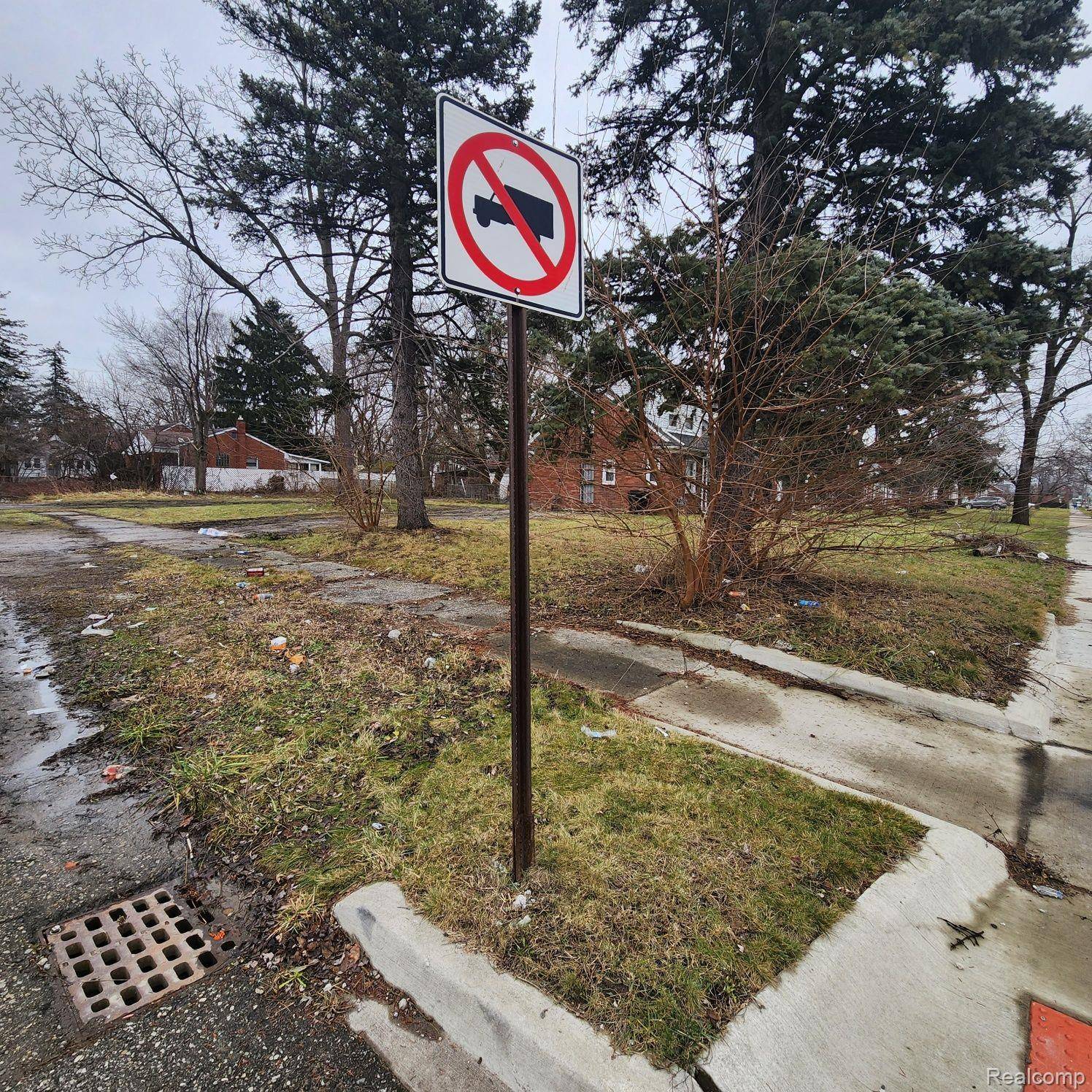 15778 SOUTHFIELD FWY, Detroit, MI 48223