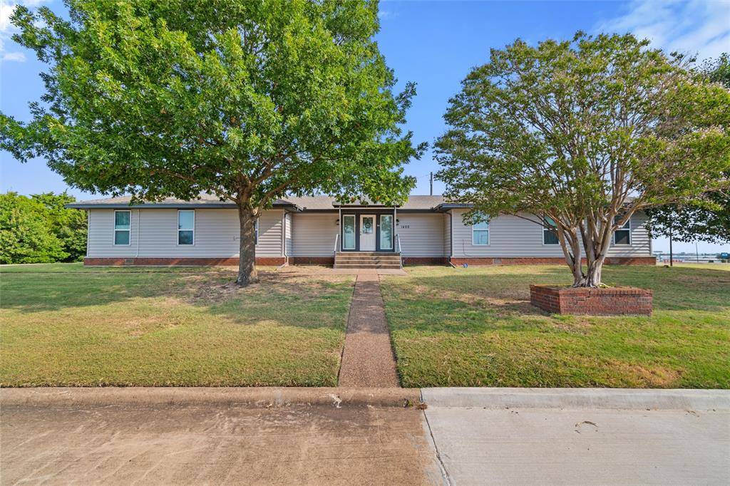 1400 Kari Ann Drive, Cedar Hill, TX 75104