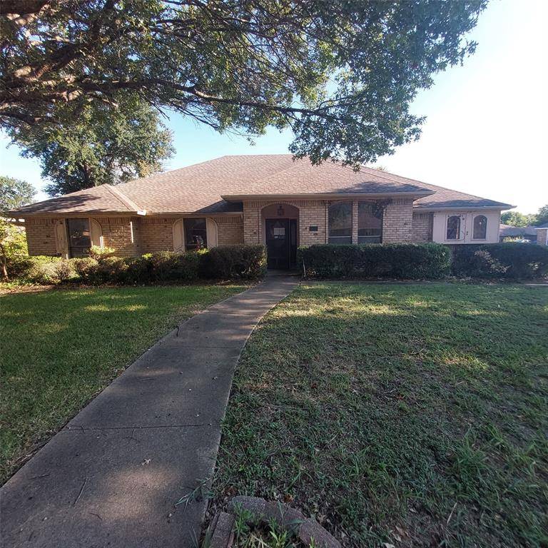 900 Prairie Creek Drive, Desoto, TX 75115