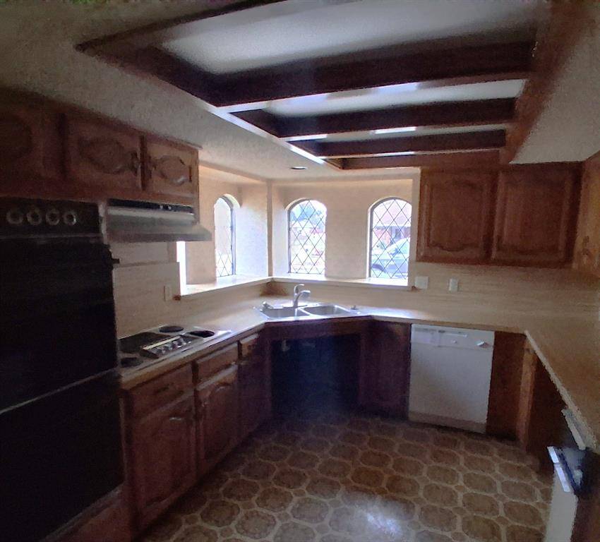 900 Prairie Creek Drive, Desoto, TX 75115