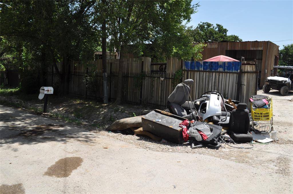 8632 San Marino Avenue, Dallas, TX 75217