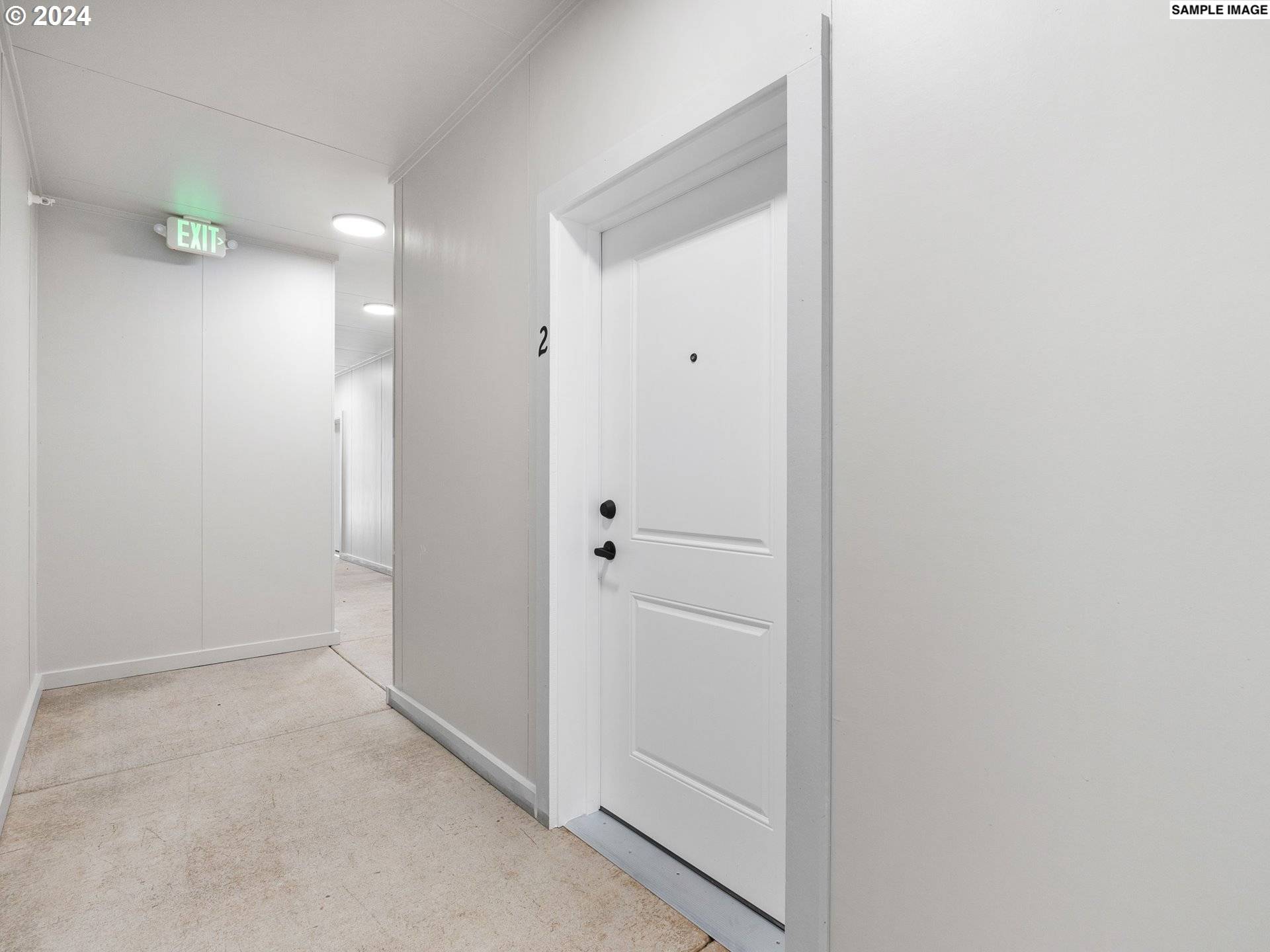 10985 E Burnside ST #12, Portland, OR 97216