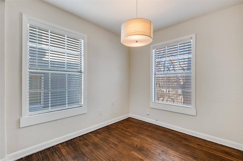 306 N Montreal Avenue, Dallas, TX 75208