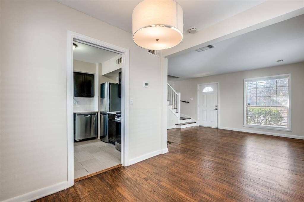 306 N Montreal Avenue, Dallas, TX 75208