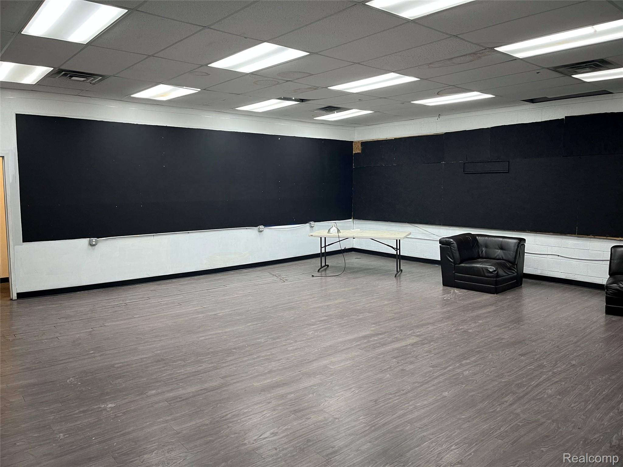 18935 Telegraph, Detroit, MI 48219