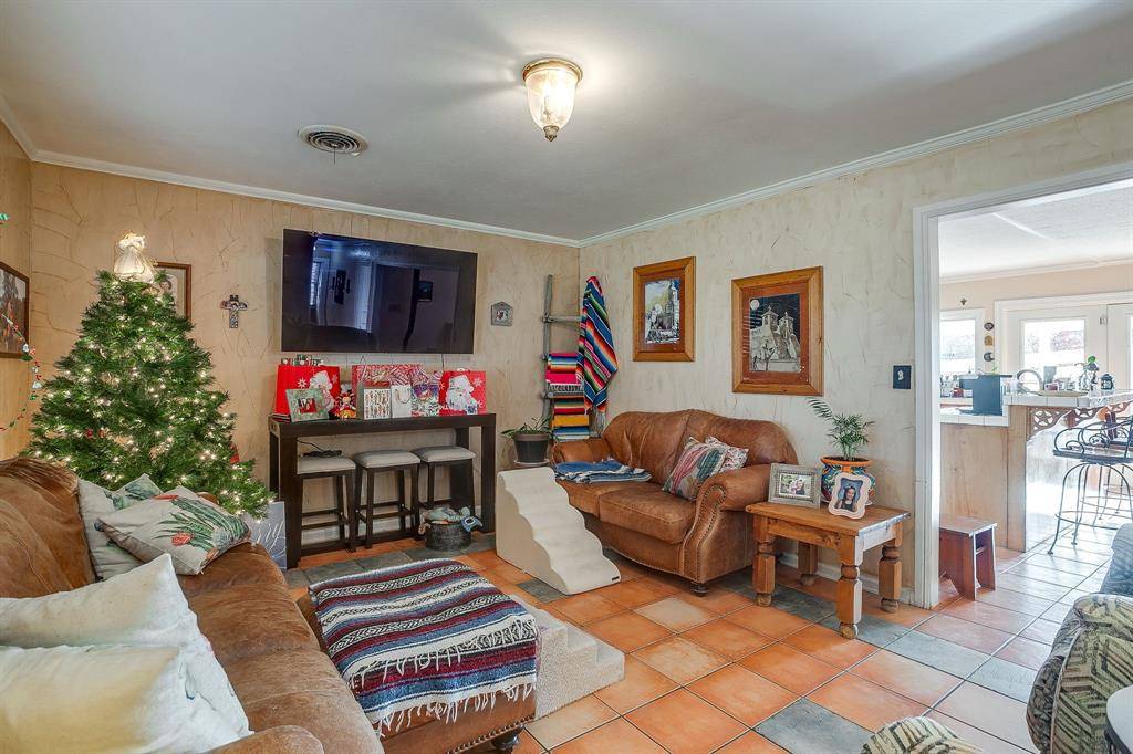 205 W Ridge Road, Weatherford, TX 76086