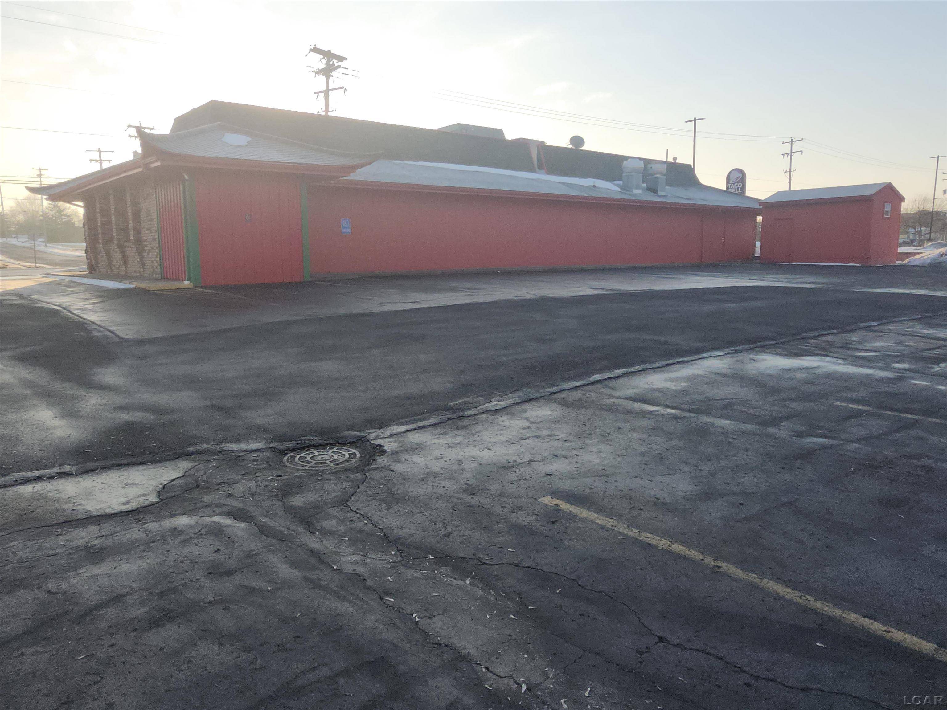 1002 S Main St ST, Adrian, MI 49221