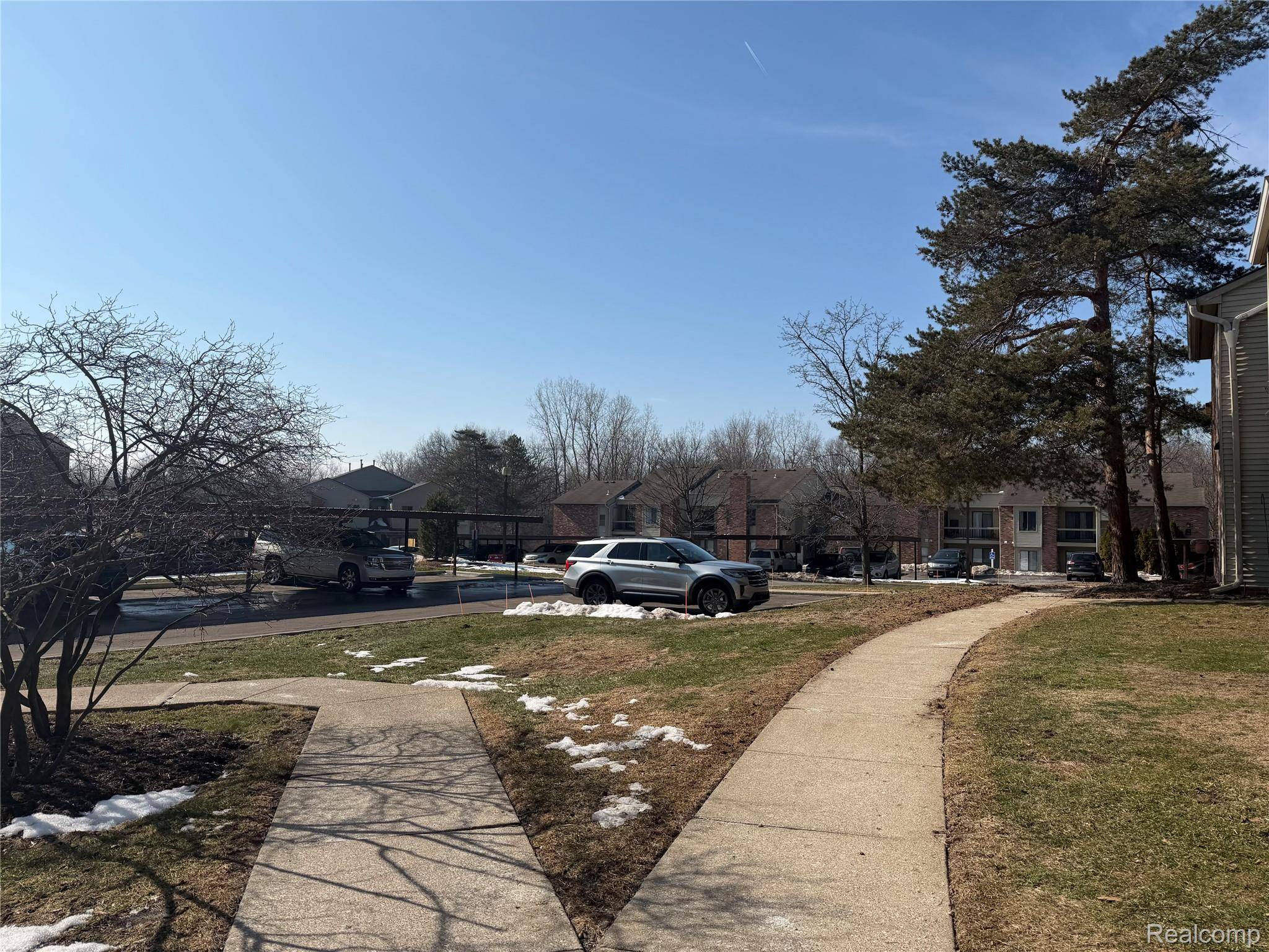 22140 Indian Creek DR, Farmington Hills, MI 48335