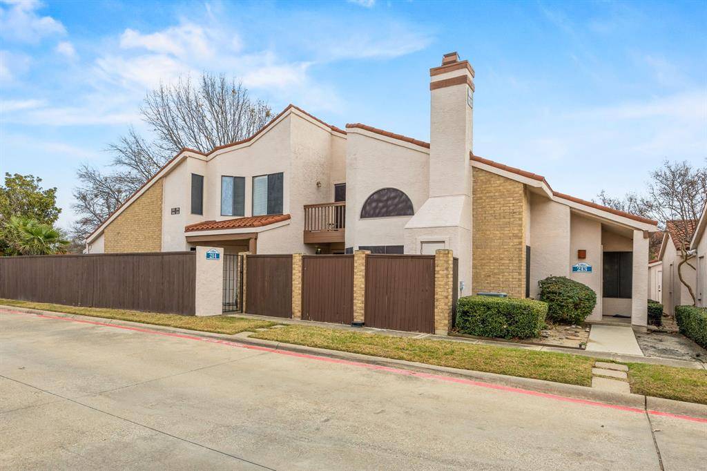 559 Ranch Trail #213, Irving, TX 75063