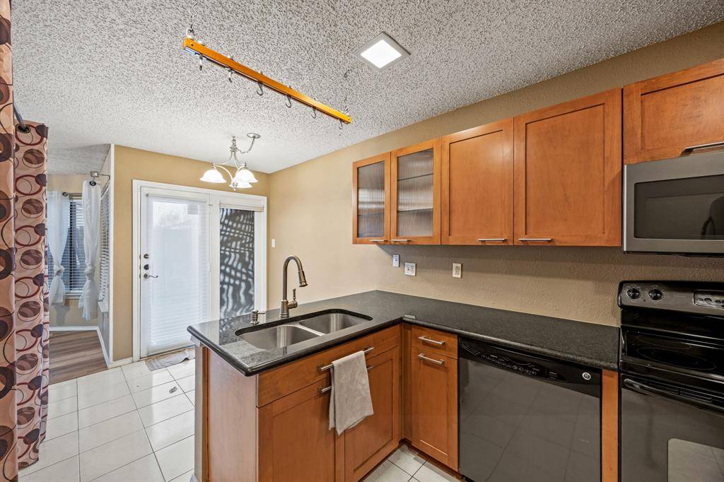 559 Ranch Trail #213, Irving, TX 75063