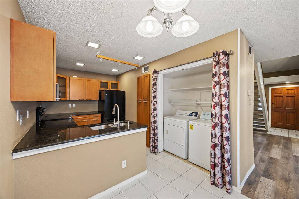 559 Ranch Trail #213, Irving, TX 75063