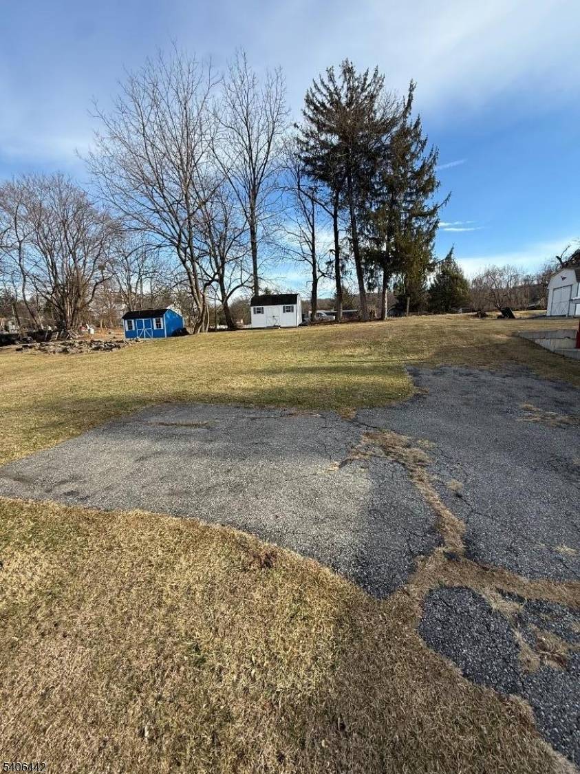 36 Willow Ave, Bloomsbury Boro, NJ 08804