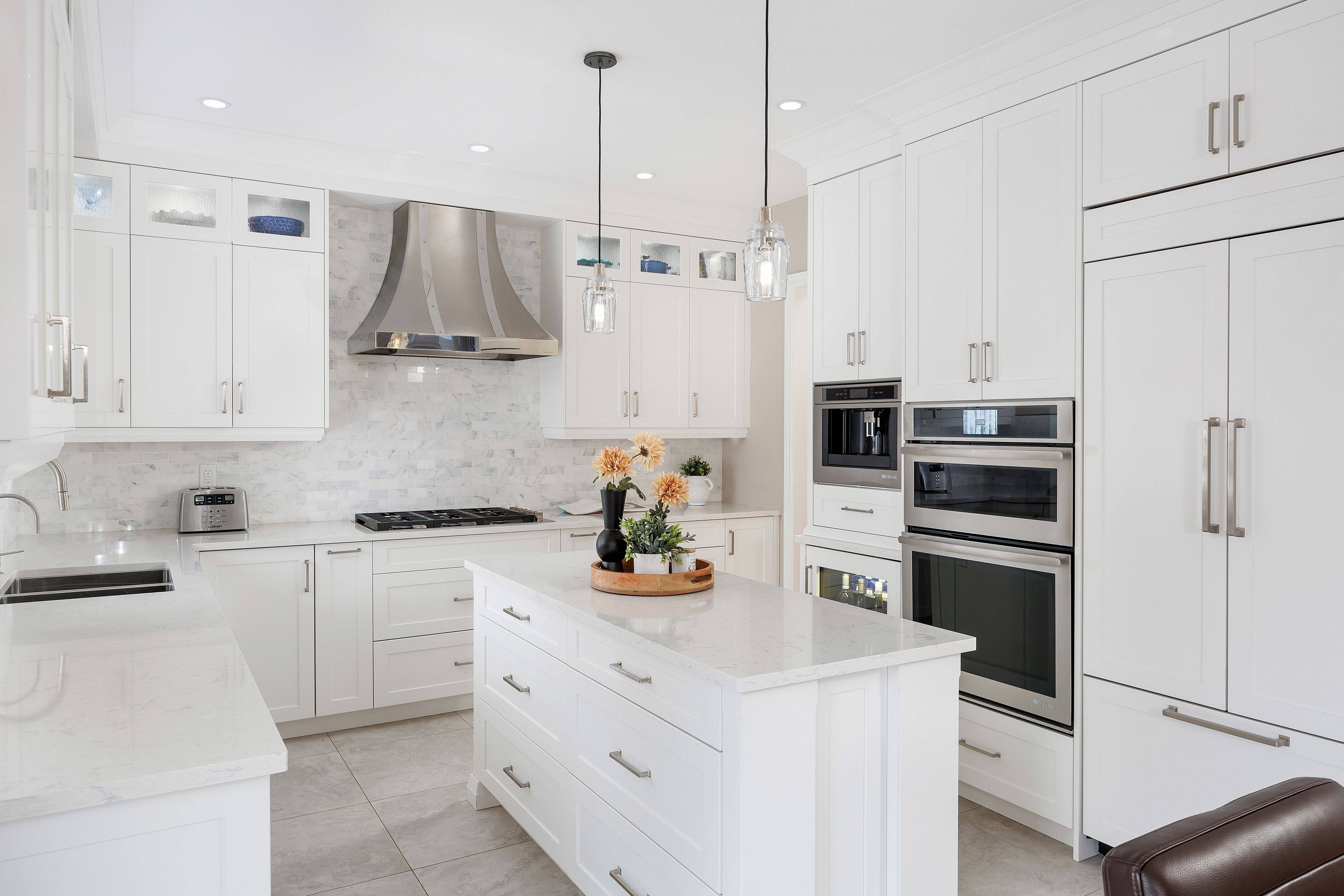 2318 Salcome DR, Oakville, ON L6H 7N3