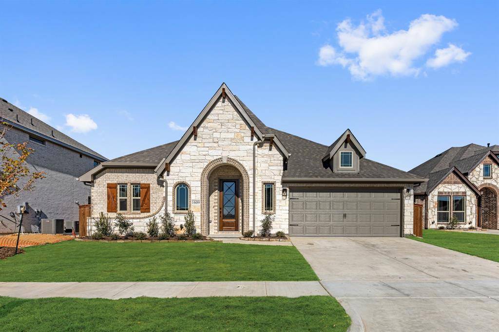 1609 Community Drive, Cedar Hill, TX 75116