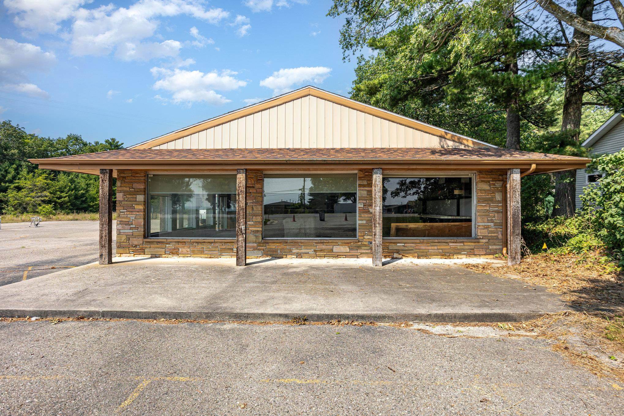 3511 N US-23, Au Sable Twp, MI 48750