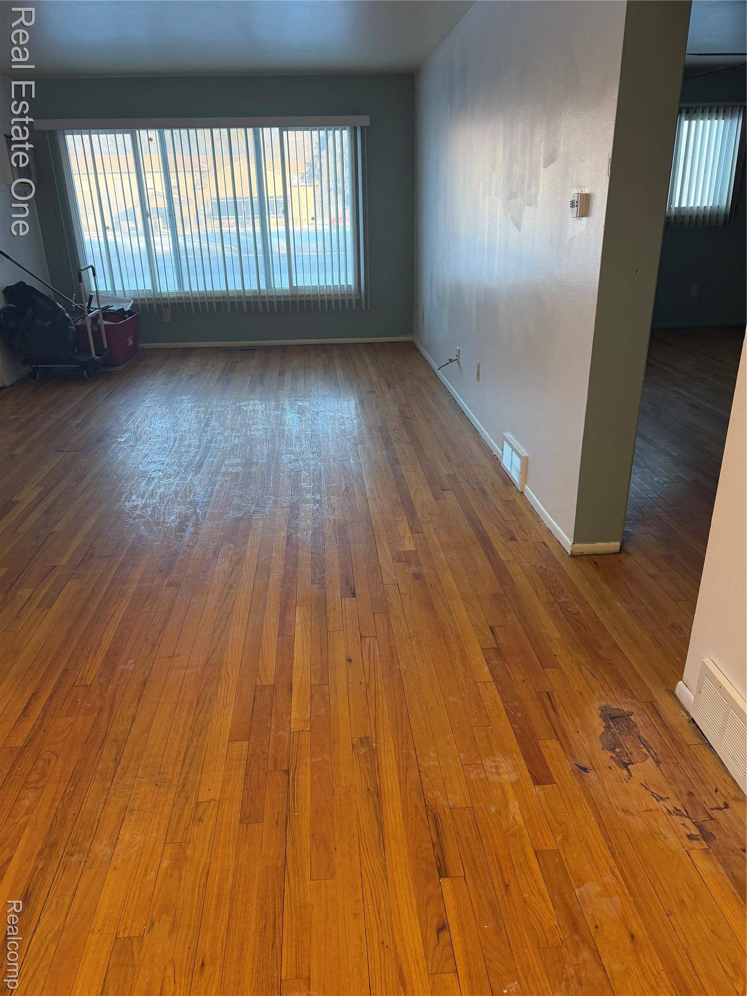 25835 LAHSER ROAD #5, Southfield, MI 48033