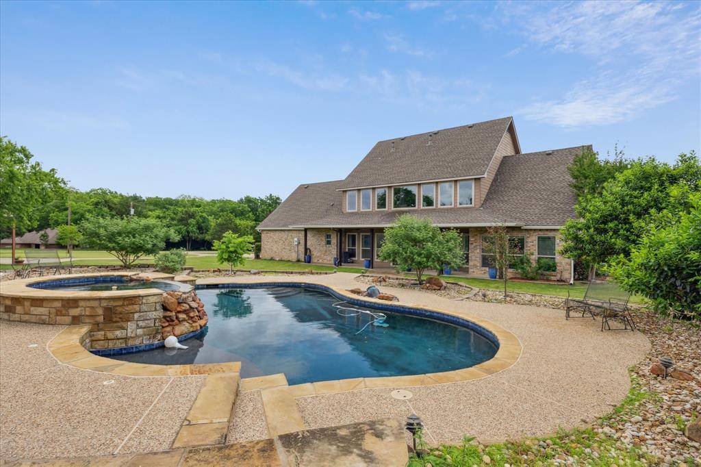 6251 Hayes Road, Midlothian, TX 76065