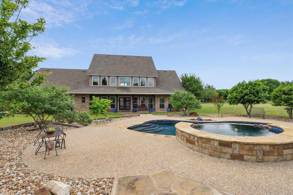 6251 Hayes Road, Midlothian, TX 76065