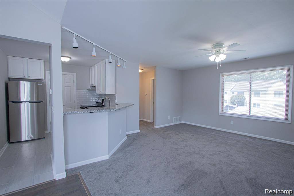 75 ROSEBUD LN, Mt. Clemens, MI 48043