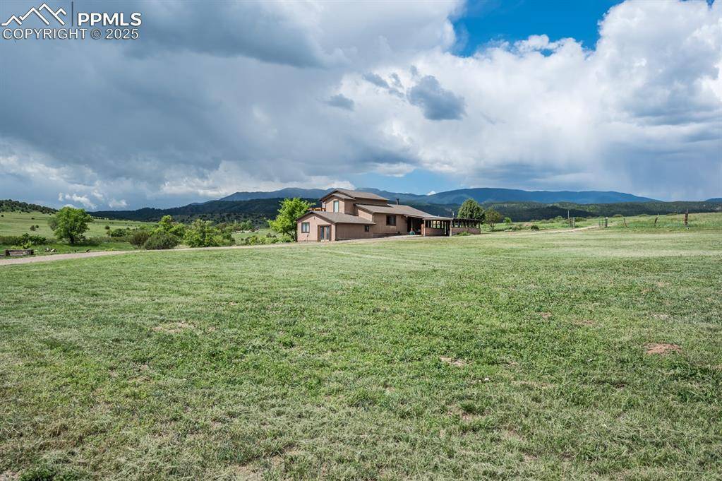 8419 3R RD, Beulah, CO 81023