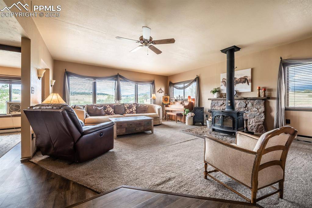 8419 3R RD, Beulah, CO 81023