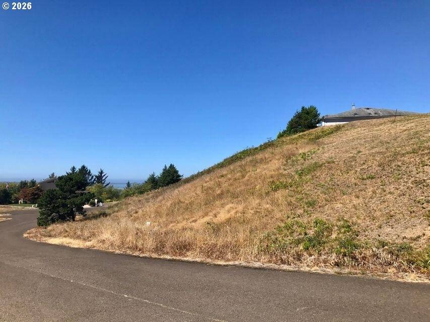 44 South Ridge DR, Bay City, OR 97107