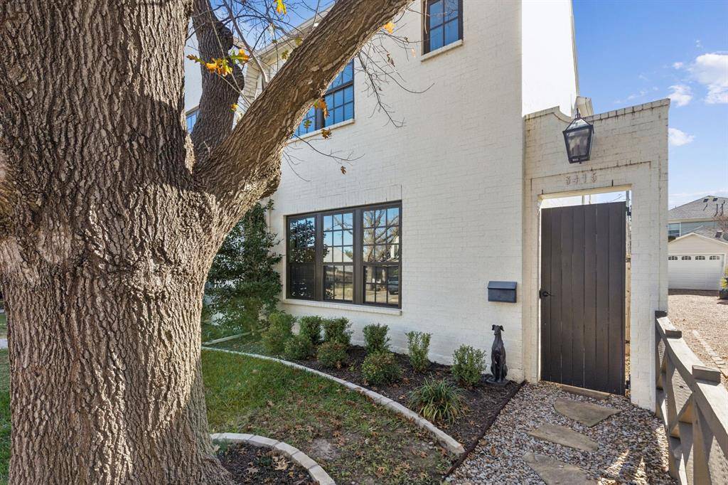 3415 Hamilton Avenue, Fort Worth, TX 76107