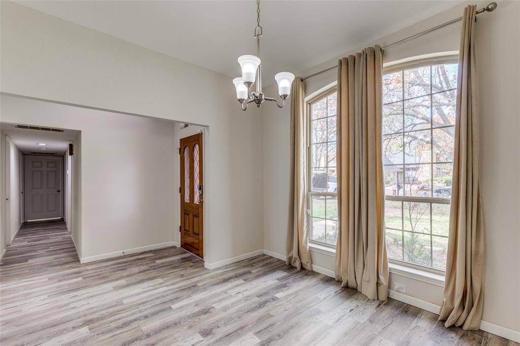 2721 Edinboro, Arlington, TX 76012