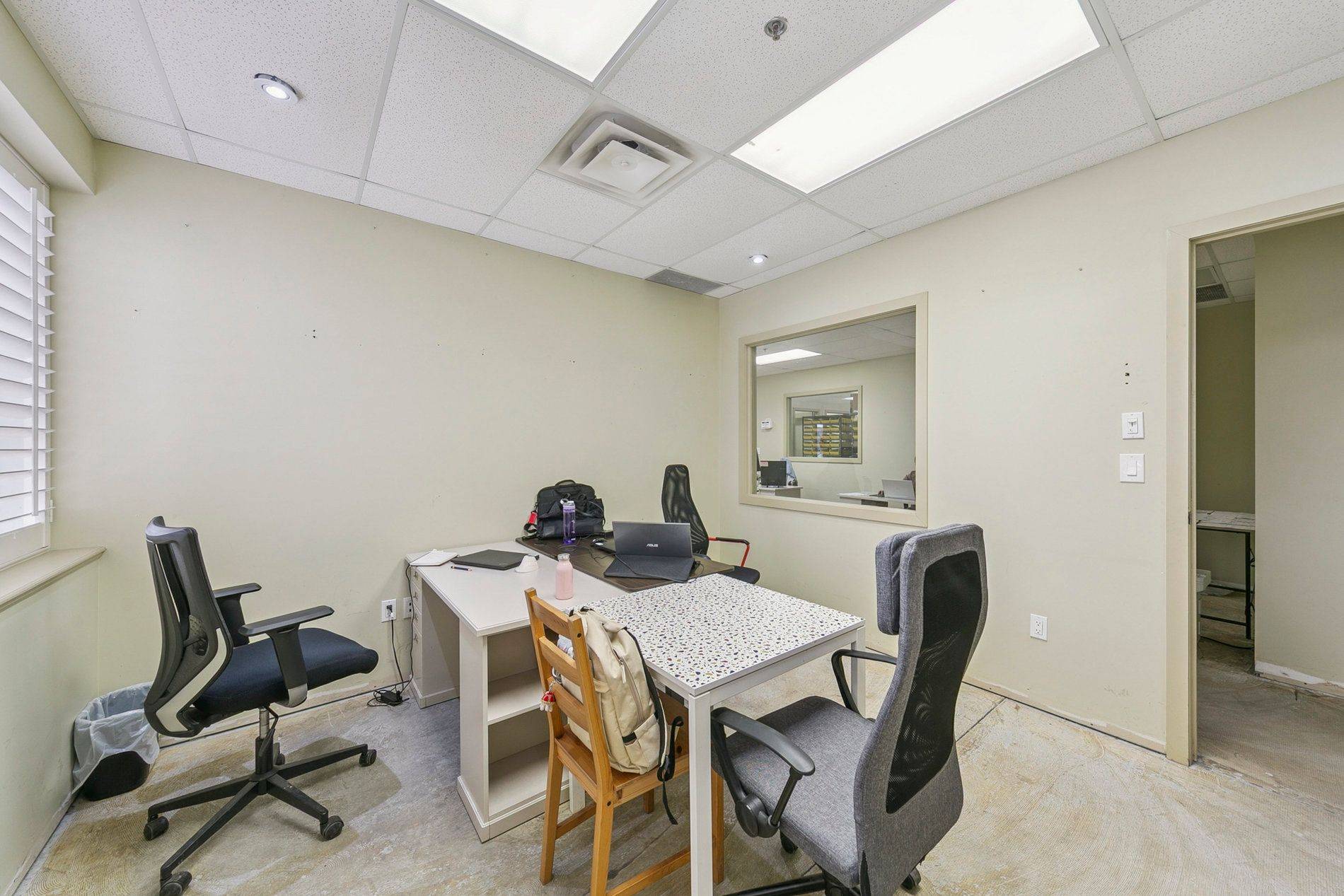 2400 Winston Park DR #3, Oakville, ON L6H 0G7