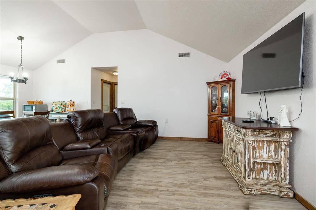 493 Browning Road, Bellevue, TX 76228