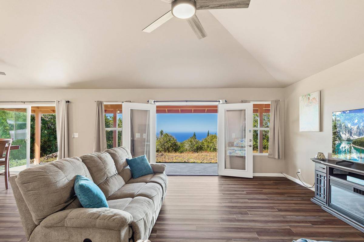 89-995 HAWAII BELT RD, Captain Cook, HI 96704