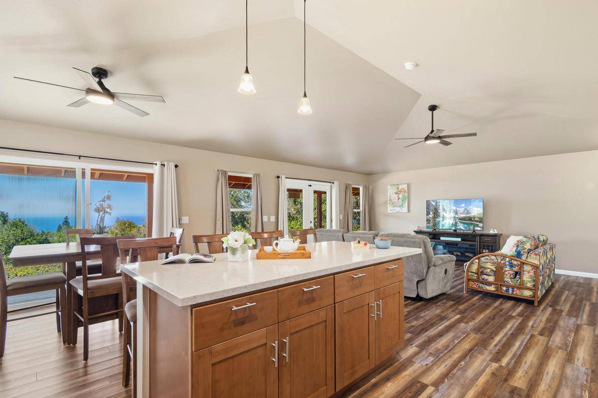 89-995 HAWAII BELT RD, Captain Cook, HI 96704