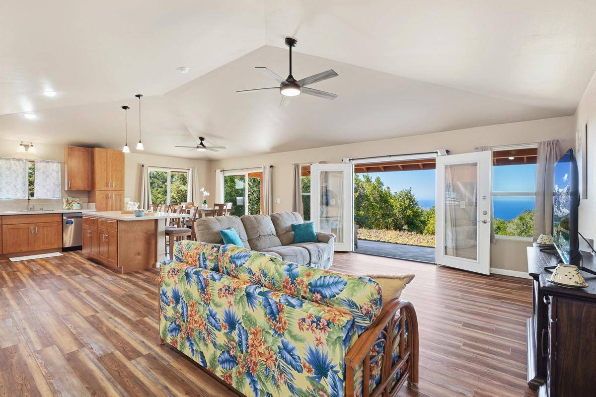 89-995 HAWAII BELT RD, Captain Cook, HI 96704