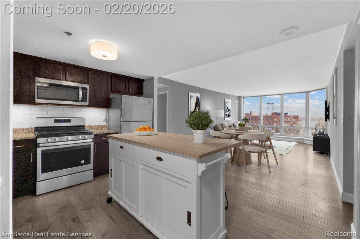 250 E Harbortown DR #607, Detroit, MI 48207