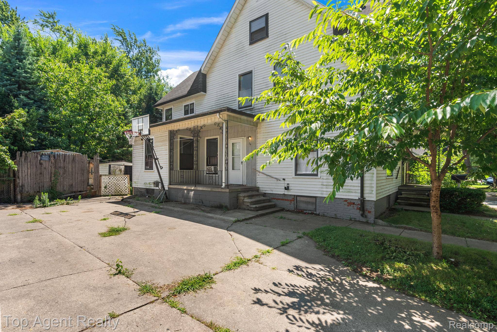 74 Washington ST, Mt. Clemens, MI 48043