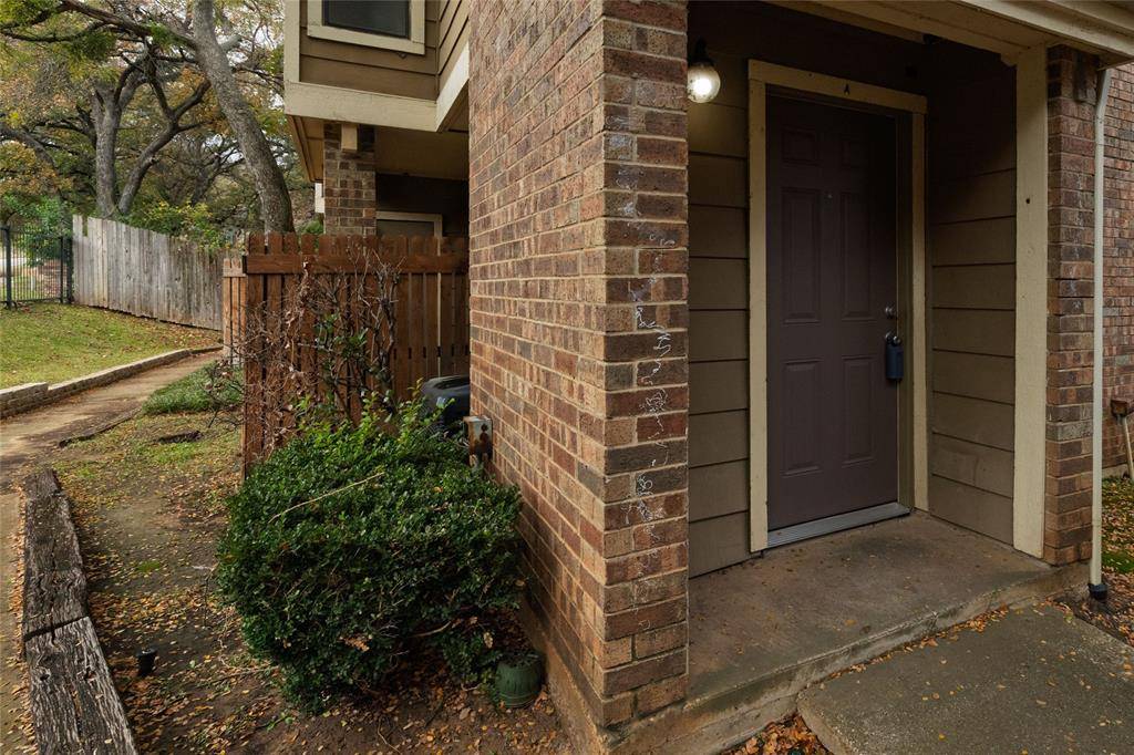 2104 Park Willow Lane #A, Arlington, TX 76011